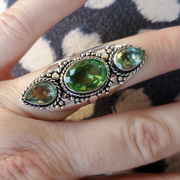 New Tsavorite 925 Silver Statement Ring. - Picture 13 of 16